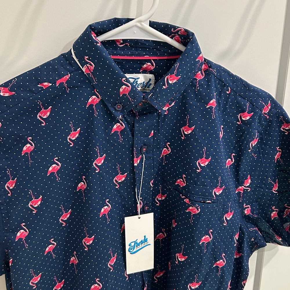 NWT Fresh Prints of Bel Air flamingo short-sleeve button-down shirt |Size Med - Picture 1 of 9